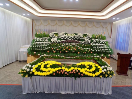 上海殡仪鲜花布置